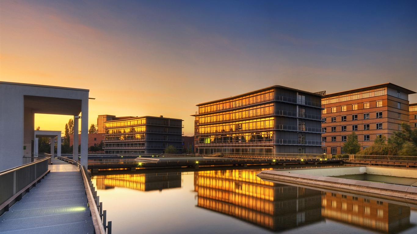 Sunset_mapping_architecture_-_stunning_landscape_Saarbrucken_Germany12011.5.24