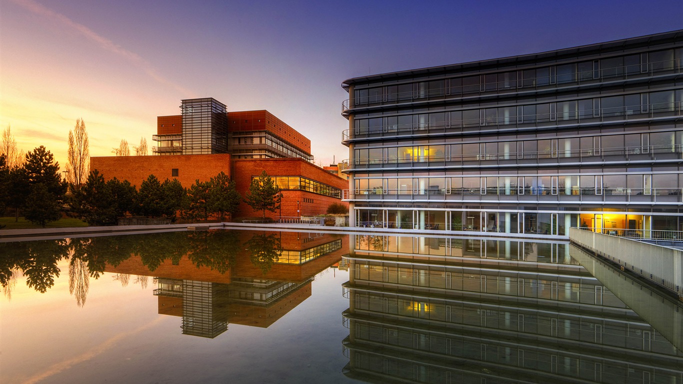 Sunset_mapping_architecture_-_stunning_landscape_Saarbrucken_Germany_12011.5.24