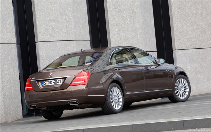 2010-Mercedes-Benz S350 BlueEFFICIENCY BlueTEC 12 Views:11402 Date:2011/5/24 23:26:44