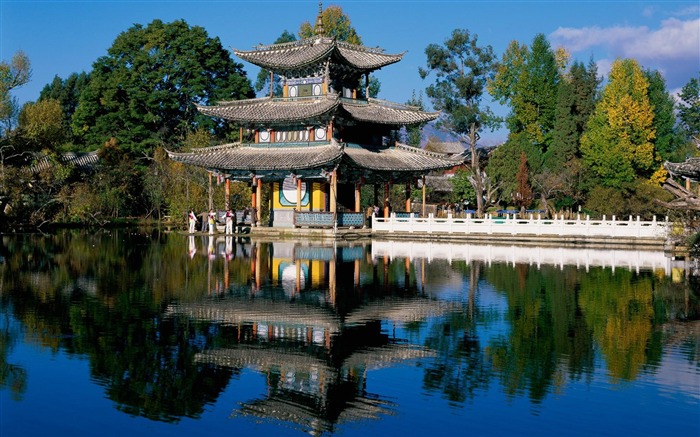 Chinese classical kiosk-the worlds nature photography Views:13495 Date:2011/7/12 5:52:19