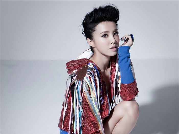 Chinese pop singer Jolin Tsai wallpaper 11 Views:17361 Date:2011/7/2 15:08:52