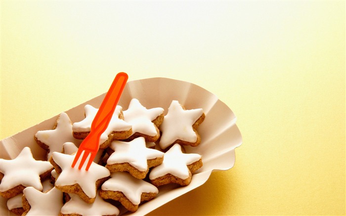 Christmas crackers snacks Wallpaper Views:14441 Date:2011/7/17 10:11:43