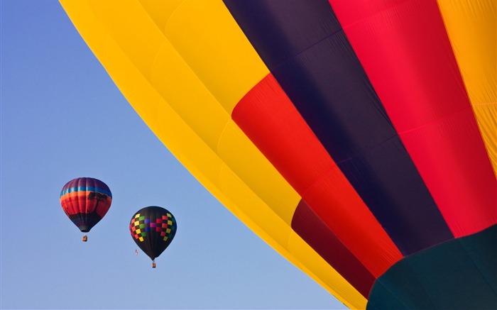 Hot air balloons low angle shot Views:8384 Date:2011/7/21 17:49:28