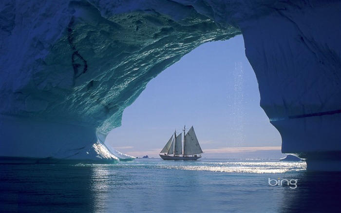 Arc Iceberg et voilier au large des côtes du Groenland Vues:25914