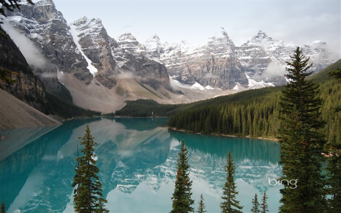 Moraine Lake, dans le parc national de Banff au Canada en Alberta Vues:23403