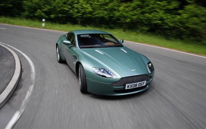 Luxury cars - Aston Martin Wallpaper 11 Views:11851 Date:2011/7/25 1:53:58