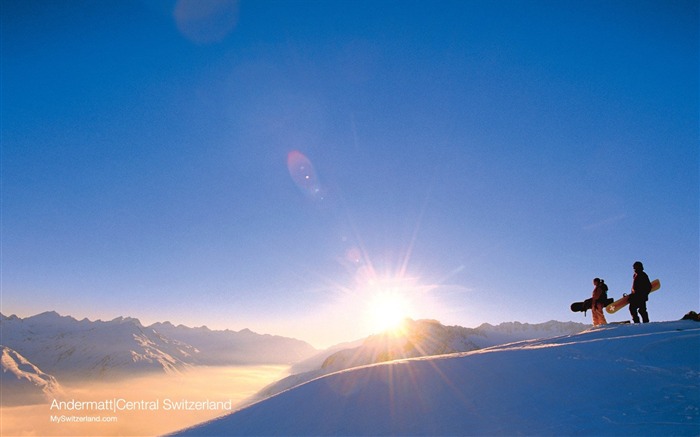 Snowboarder sur le Naetschen Andermatt Ski Area, en Suisse Vues:13143