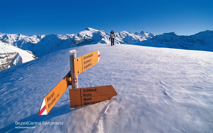 Promenades en raquettes sur le Brunni Suisse de ski de vacances Vues:11809