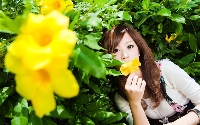 Taiwan beautiful girl fruit wallpaper 18 Views:12867 Date:2011/7/14 20:06:33