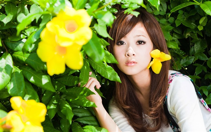 Taiwan beautiful girl fruit wallpaper 19 Views:12445 Date:2011/7/14 20:06:55