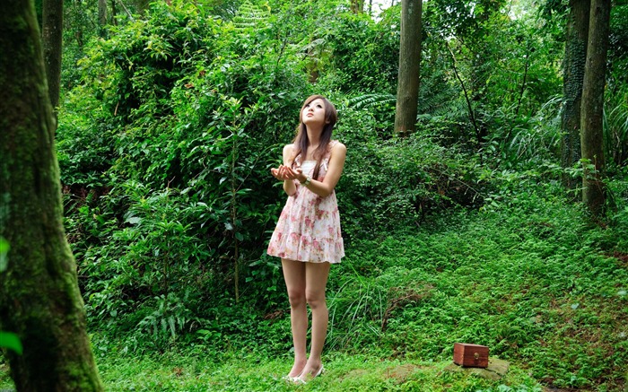 Taiwan beautiful girl fruit wallpaper 23 Views:13948 Date:2011/7/15 0:13:05