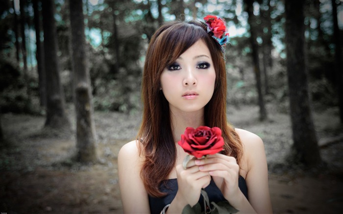 Taiwan beautiful girl fruit wallpaper 25 Views:12383 Date:2011/7/15 0:22:01