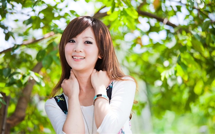 Taiwan beautiful girl fruit wallpaper 34 Views:11878 Date:2011/7/15 0:27:46