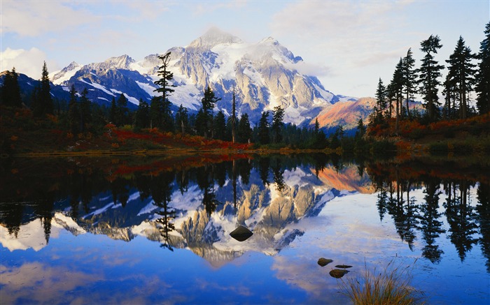 mountain lake reflection landscape Wallpapers Views:22533 Date:2011/7/19 5:45:56