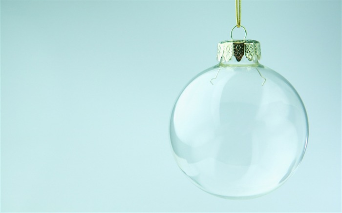 transparent glass Christmas ball wallpaper Views:43658 Date:2011/7/17 10:39:30