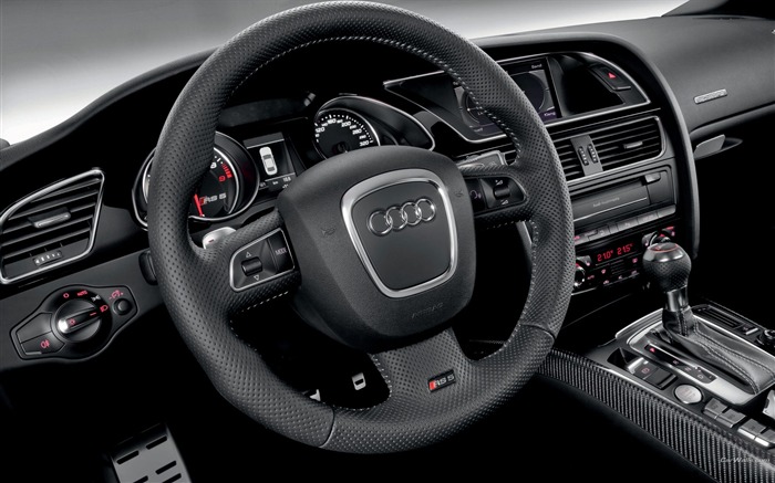 Audi RS5 desktop wallpaper 04 Views:11721 Date:2011/8/21 12:19:41