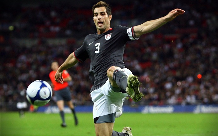 Carlos Bocanegra - UAS vs ENG Bocanegra wallpaper Views:8359 Date:2011/8/27 11:23:51