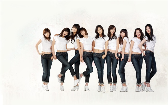 Korea Star-Girls Generation Wallpaper 35 Views:13514 Date:2011/8/24 6:48:53