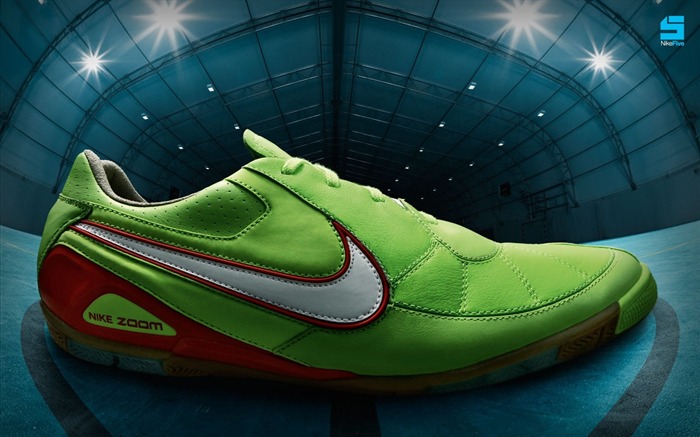 NIKE 5 Futsal football boots wallpaper Views:32763 Date:2011/8/27 10:56:27