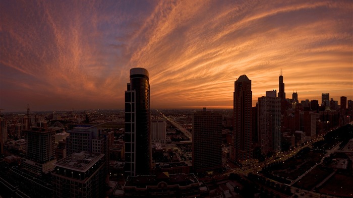 Chicago Skyscrapers at Twilight-Photography Desktop Wallpaper Views:12846 Date:2011/9/20 6:11:38