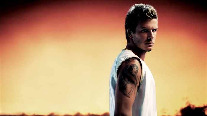 Cool David Beckham-Football sport desktop wallpaper series Views:13634 Date:2011/9/28 1:04:09