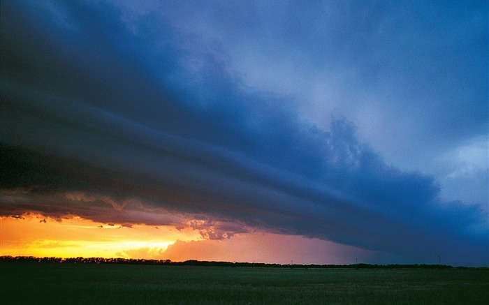 Kansas storm cloud wallpaper Views:11490 Date:2011/9/3 7:39:03