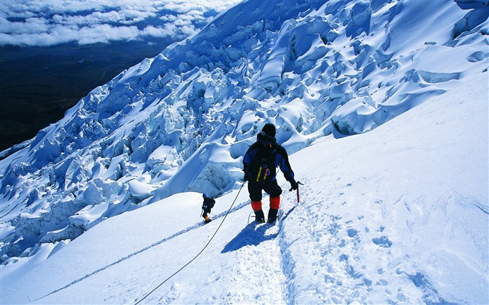 Mountain climbing- SPORT Wallpaper Views:33979 Date:2011/9/19 3:24:36