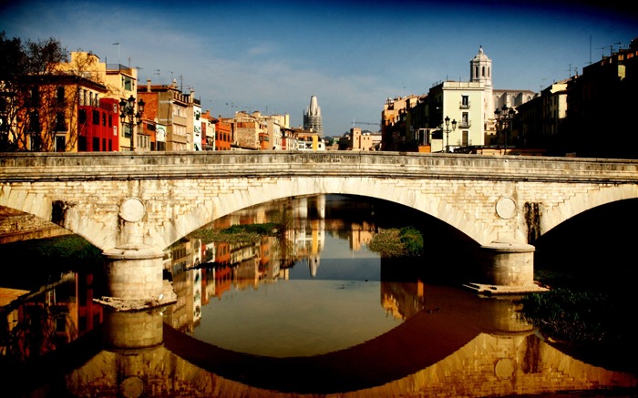 paisaje urbano de estilo retro Girona España Vistas:19574