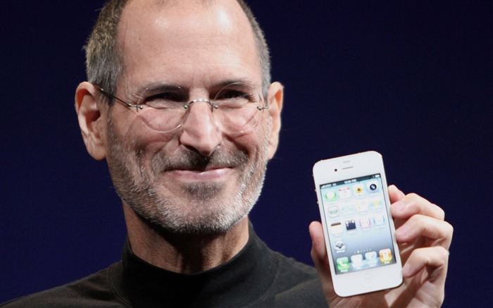 Steve Paul Jobs y su Apple iphone4 Vistas:19508