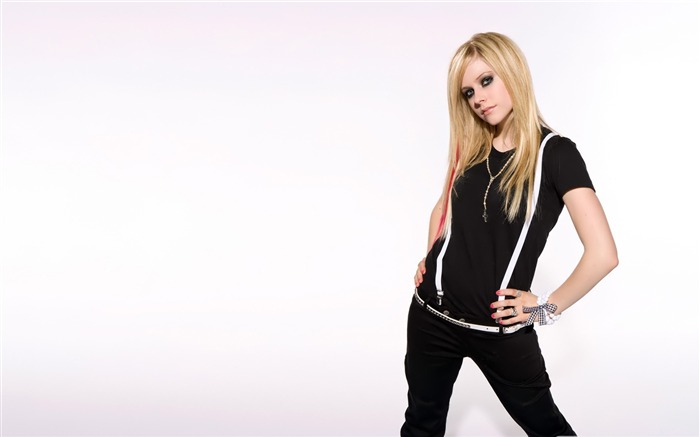 Canadian singer avril lavigne desktop picture 05 Views:10802 Date:2011/11/20 13:39:48