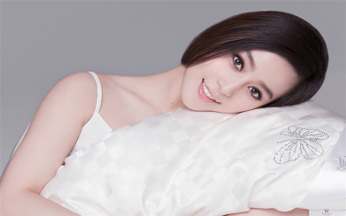 Fan Bingbing international stars Photo Desktop Wallpaper 02 Views:17675 Date:2011/12/25 14:36:29