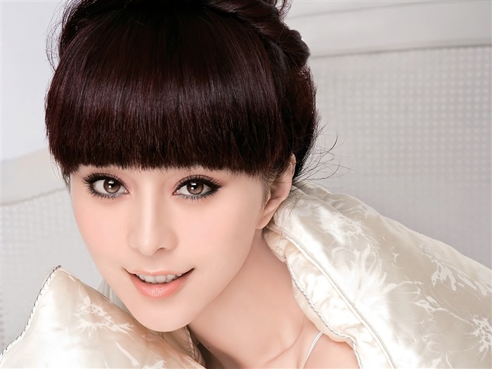 Fan Bingbing international stars Photo Desktop Wallpaper 20 Views:16164 Date:2011/12/25 14:45:02