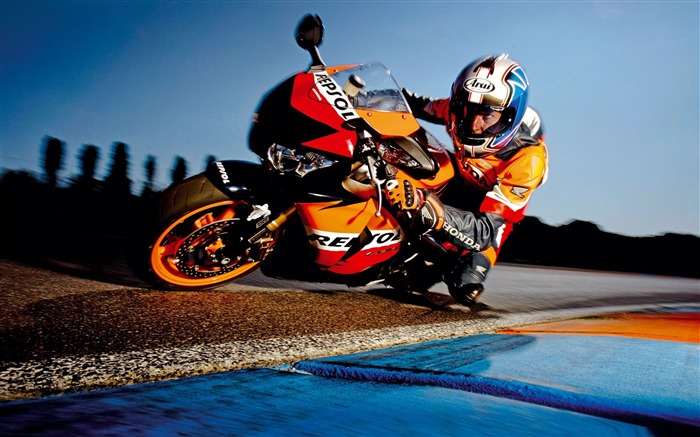 Superbike Racing-Motorcycle racing desktop wallpaper Visualizações:41424