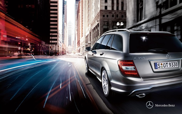 Mercedes-Benz C350 Luxury Wagon wallpaper Views:11092 Date:2011/12/10 11:34:21