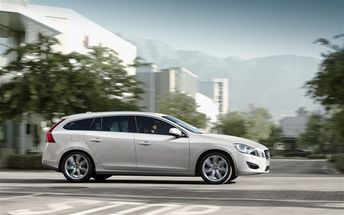 Volvo V60 Plug-in Hybrid HD Car Wallpaper 09 Views:8421 Date:2011/12/19 1:34:10