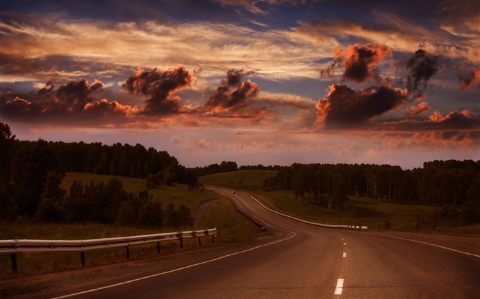 long road-wonderful natural scenery desktop picture Views:10851 Date:2011/12/25 15:21:42