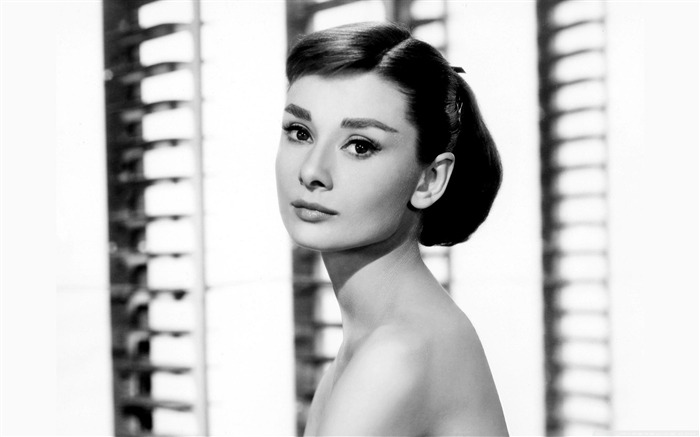 Audrey Hepburn-LOMO style photography Desktop Wallpaper Views:86183 Date:2012/1/4 23:47:35