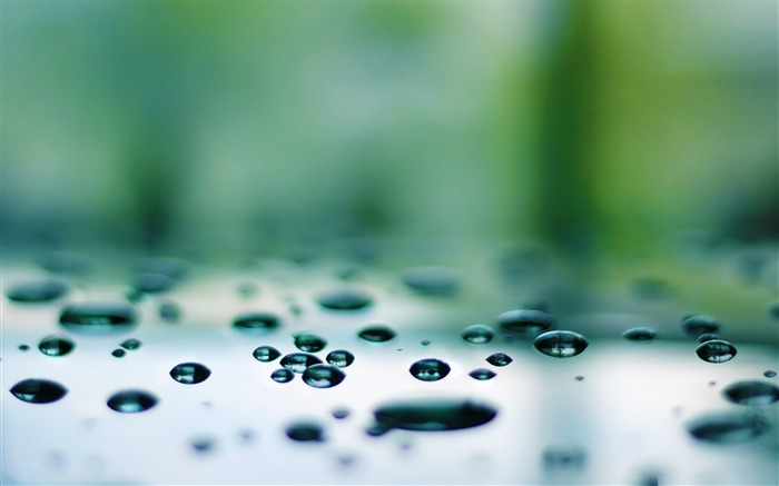 Macro water drop-Macro photography series theme wallpaper Views:11221 Date:2012/1/1 17:23:06