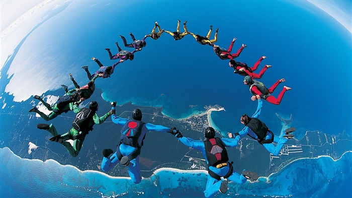 Skydiving-outdoor sports Desktop picture Views:20492 Date:2012/1/1 16:54:40