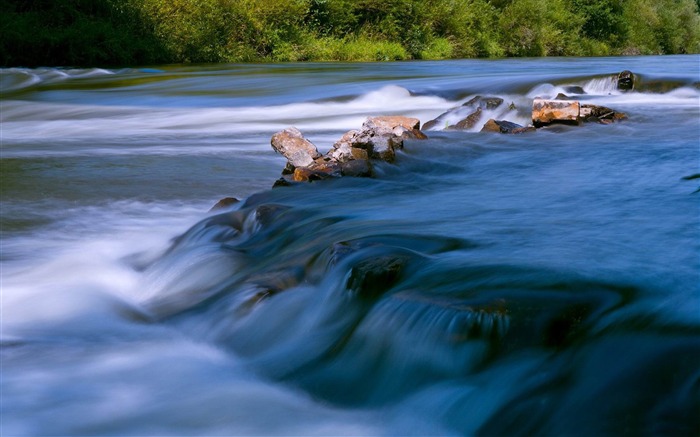 flowing water-Beautiful river landscape photography Views:14577 Date:2012/2/14 23:38:57