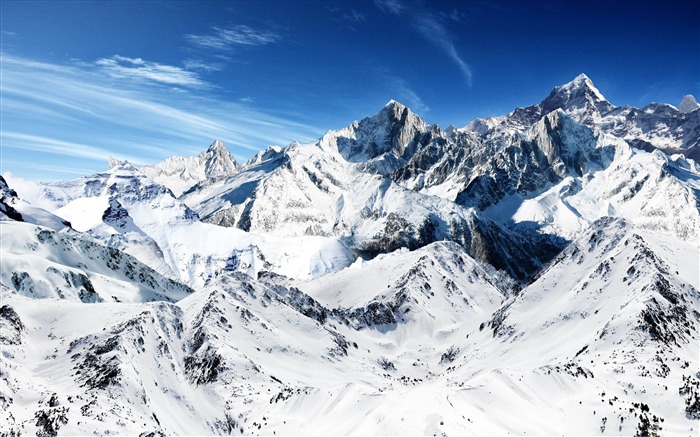 多雪的山峰 - 美麗的山風景圖片 查看次數:18799