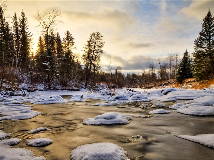 stream winter-Beautiful river landscape photography Views:8957 Date:2012/2/14 23:48:05