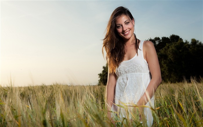 jeune fille dans un champ de blé-l'album beau fond d'écran Vues:15524