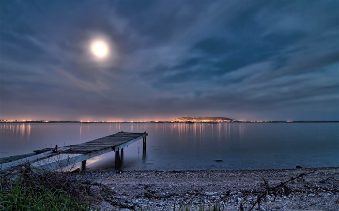 luna detrás de fondos de fotografía de paisaje de banco de nubes Vistas:13551