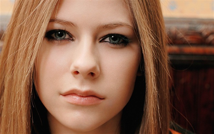 Avril Lavigne beautiful singers wallpaper 13 Views:16376 Date:2012/4/19 23:49:00