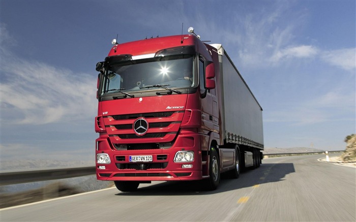 Actros Truck Red Car-transport photography wallpaper Views:25036 Date:2012/5/17 0:11:19