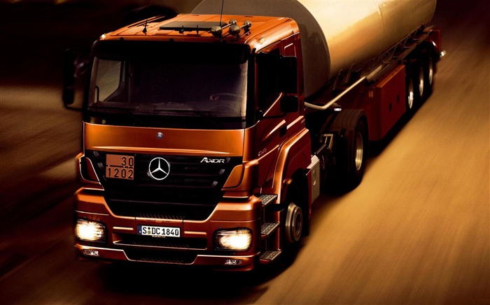 Mercedes Benz Truck Car-transport photography wallpaper Views:22927 Date:2012/5/17 0:05:53