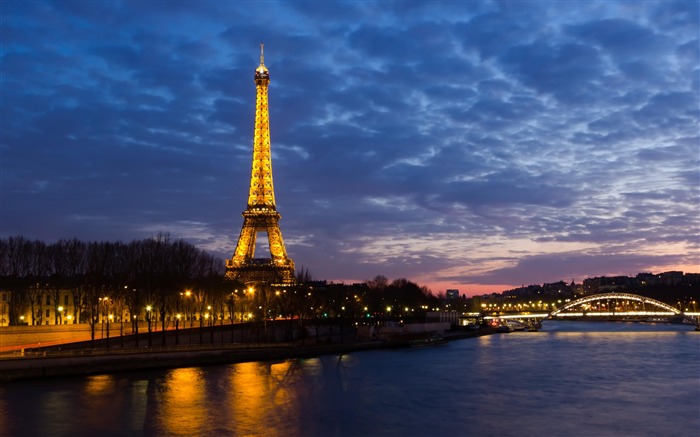 Papel de parede da torre eiffel Visualizações:26803