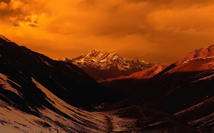 ciel orange de montagne-Paysage de montagne fonds d'écran Vues:18546