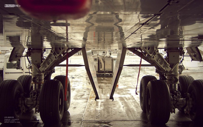 747登陆列车-航空飞机壁纸 浏览:12723